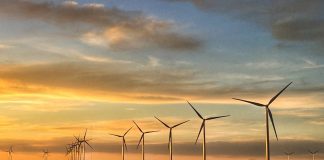 Vantul si soarele sunt gratuite, dar este mai greu sa construiti proiecte de energie regenerabila in zilele noastre. Iata de ce